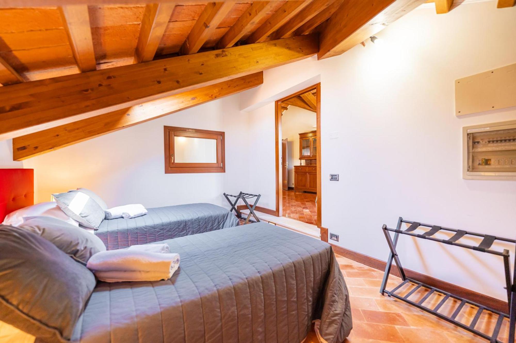 Luxury Penthouse With Terrace Apartment Venesia Bagian luar foto