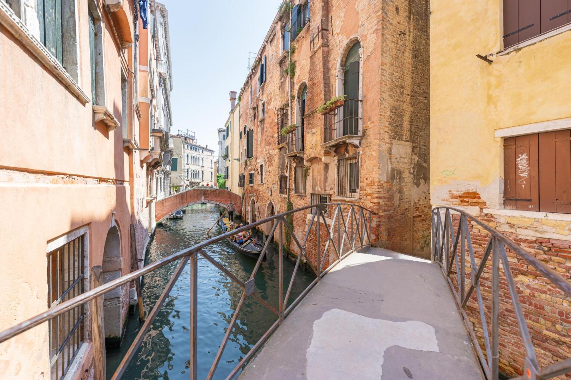 Luxury Penthouse With Terrace Apartment Venesia Bagian luar foto