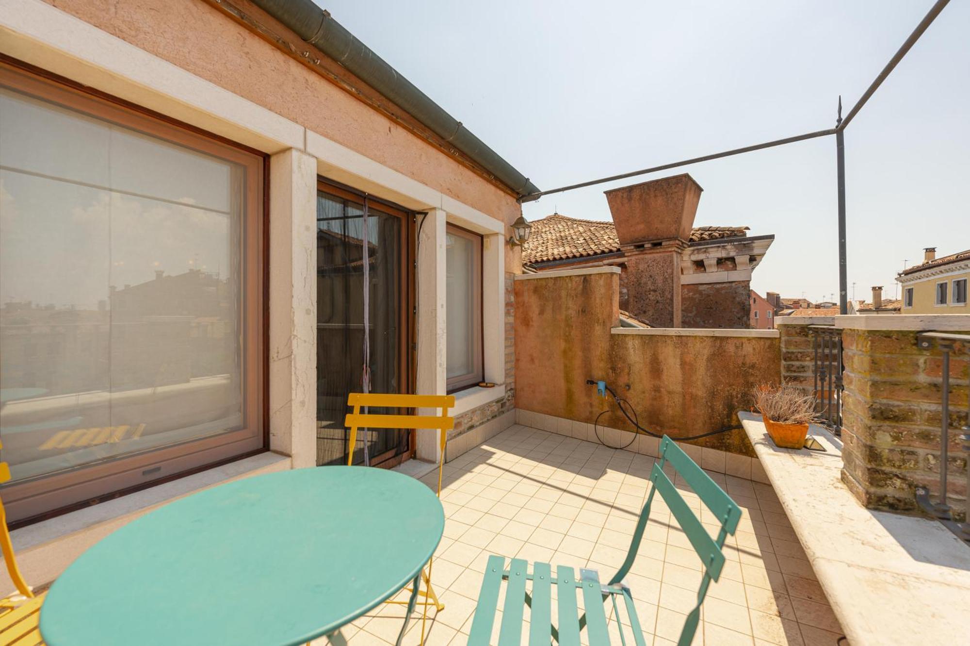 Luxury Penthouse With Terrace Apartment Venesia Bagian luar foto